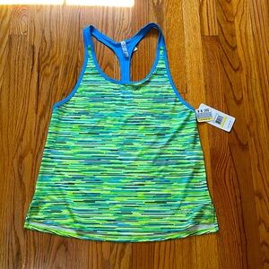 Under armor running T-shirt great for running Yoga. We're just hanging out soft